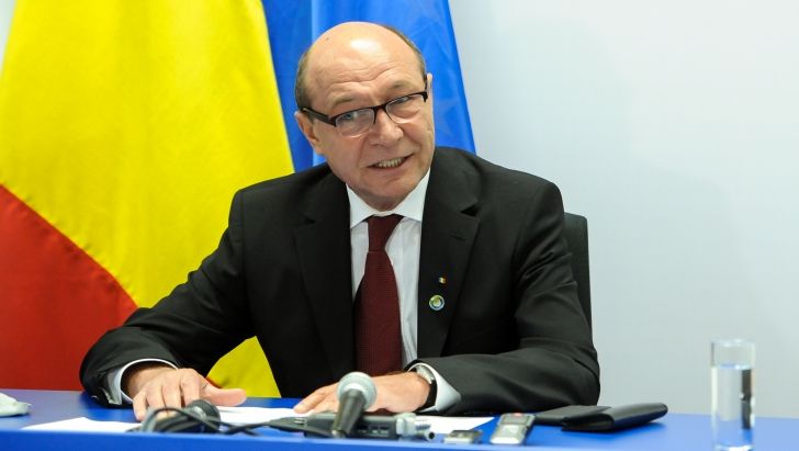 Băsescu către români: NU aduceţi la Cotroceni un om dependent de baroni, va baroniza ţara
