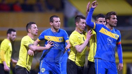  PATRONUL unui club din LIGA I, despre jucatorii sai: "NIŞTE JIGODII!"
