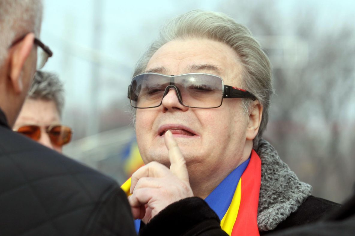 CORNELIU VADIM TUDOR nu poate candida la ALEGERILE EUROPARLAMENTARE