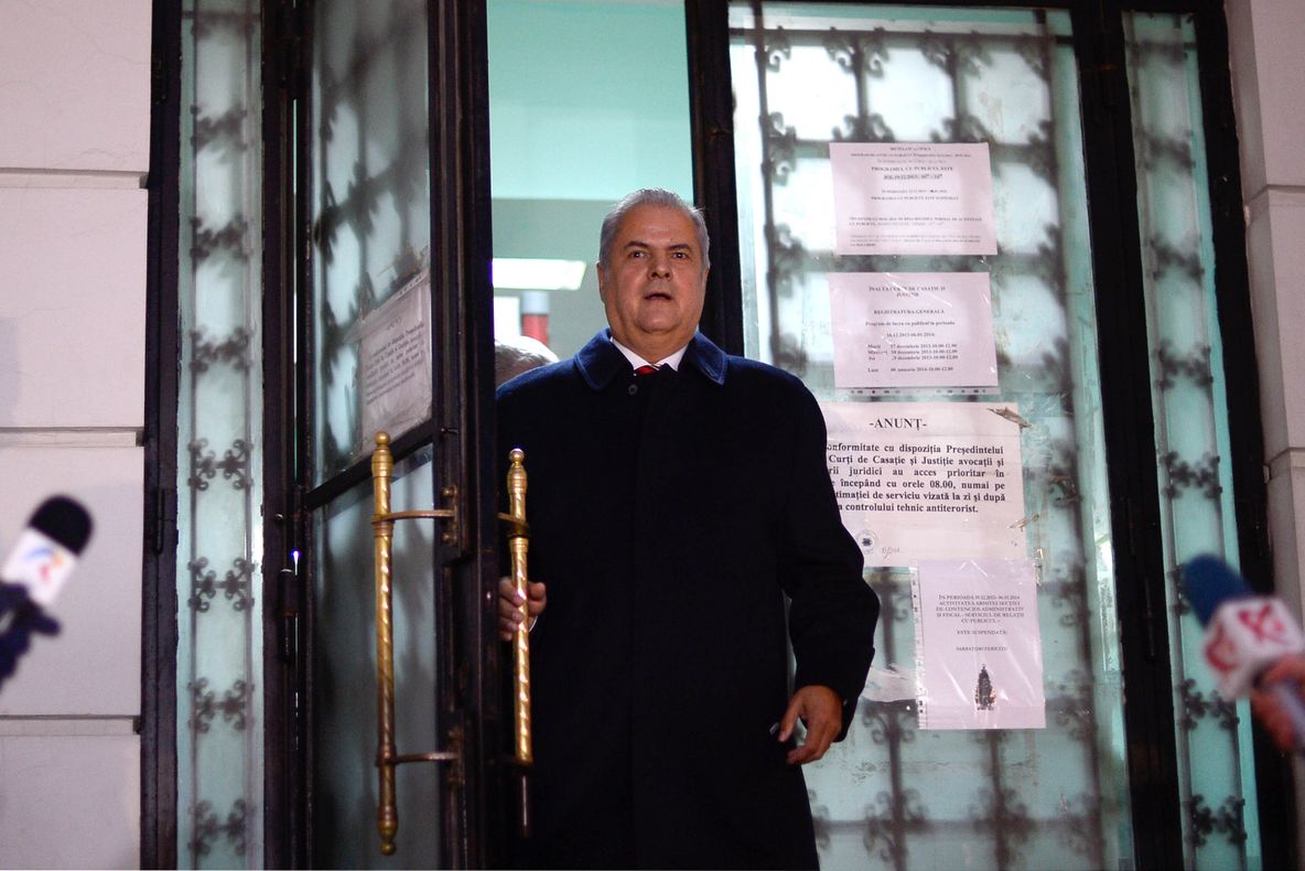 NĂSTASE: M-am gândit să renunţ la CETĂŢENIA ROMÂNĂ 