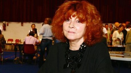 A murit scriitoarea REGINE DEFORGES. Supranumită "marea preoteasă a literaturii franceze erotice"