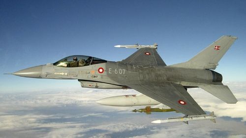 Patru avioane daneze de tip F-16 au sosit în Estonia, în contextul crizei ucrainene