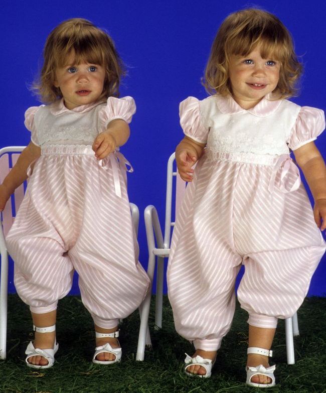 Apariţie rară a gemenelor Olsen la plajă. Cum arată tinerele atunci când nu apar la televizor 