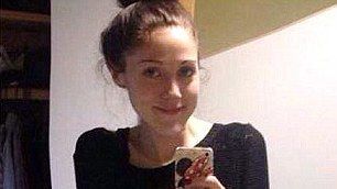 "Nu am mâncat timp de 1 an". DRAMA unei tinere care se luptă cu anorexia de 16 ani