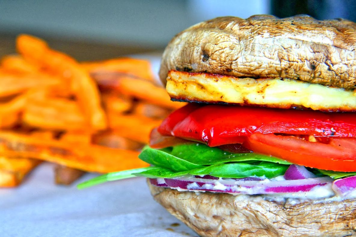 BURGER-ul MINUNE care luptă împotriva CANCERULUI. Reţeta dezvăluită de specialişti