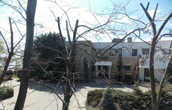 Cum arată VILA BARONULUI RADU MAZĂRE? Poate intra cu ŞALUPA direct în sufragerie 