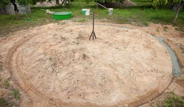 Un bărbat şi-a construit CASA DE VIS în doar şase săptămâni cu doar 9.000 de dolari