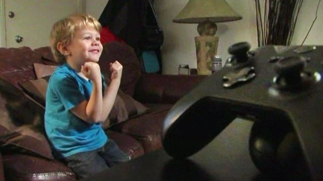 Un copil de cinci ani a reuşit să spargă un cont de Xbox One