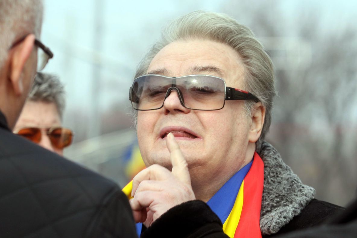 Contestaţia lui Vadim Tudor privind candidatura la europarlamentare,respinsă de Tribunalul București