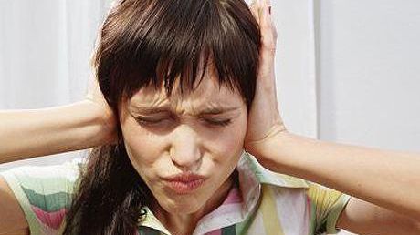 TOP 11 melodii folosite de CIA pentru TORTURAREA SUSPECŢILOR