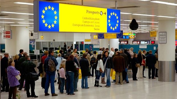 Veste PROASTĂ pentru români. Ce PLANURI are ţara europeană în care vor cei mai mulţi să muncească