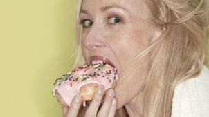 INCREDIBIL! Ce se întâmplă dacă MĂNÂNCI GOGOȘI când iei ANTICONCEPȚIONALE