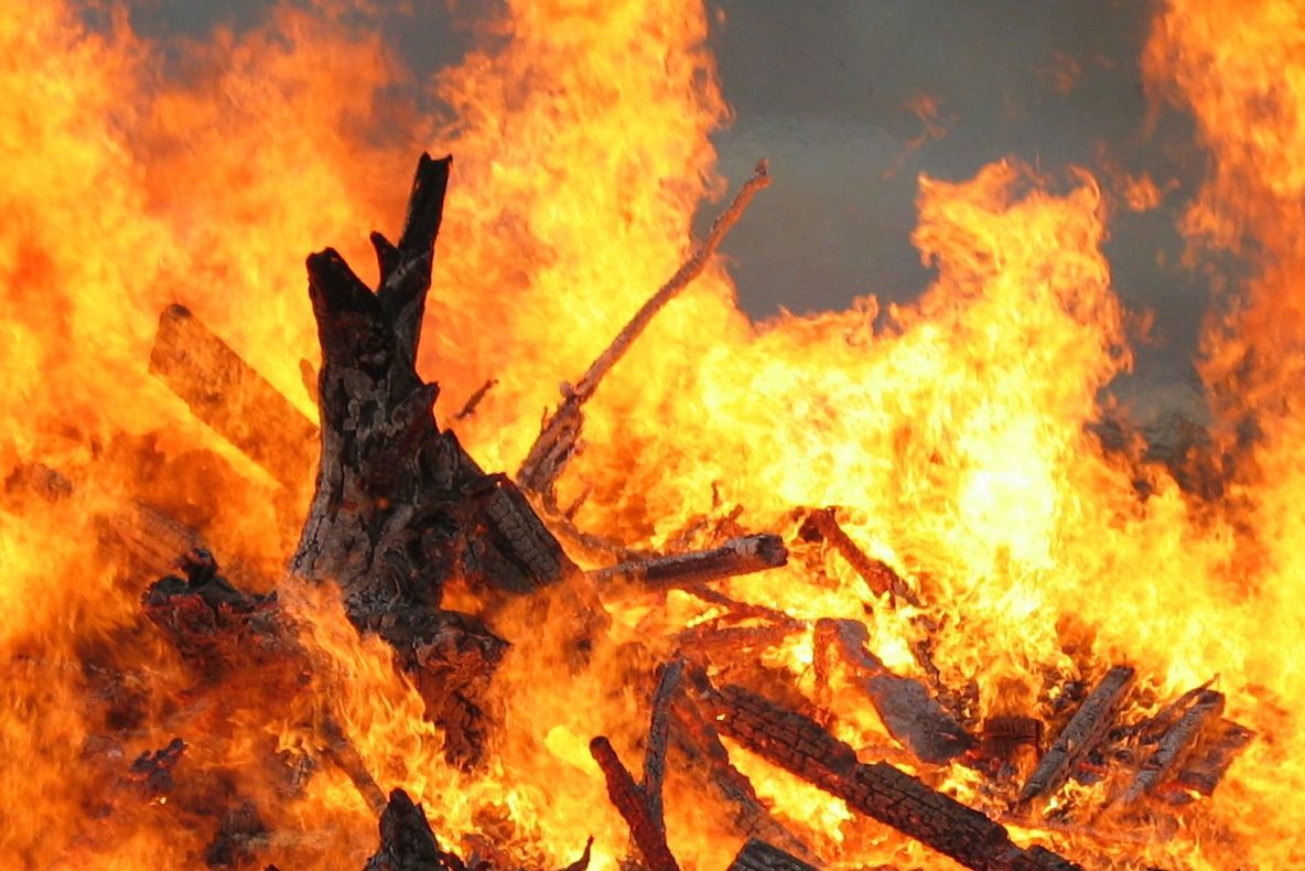 Cel puţin 16 morţi şi peste 10.000 de persoane evacuate în urma unui incendiu în Chile