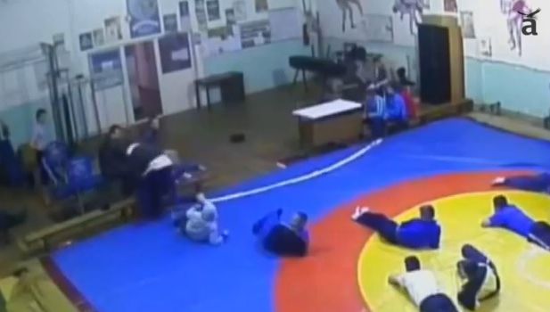 IMAGINI ŞOCANTE. Vicecampion naţional, SNOPIT ÎN BĂTAIE de propriul antrenor