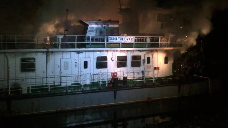 Accident GRAV pe Canalul Dunăre-Marea Neagră. A luat FOC şi S-A SCUFUNDFAT!