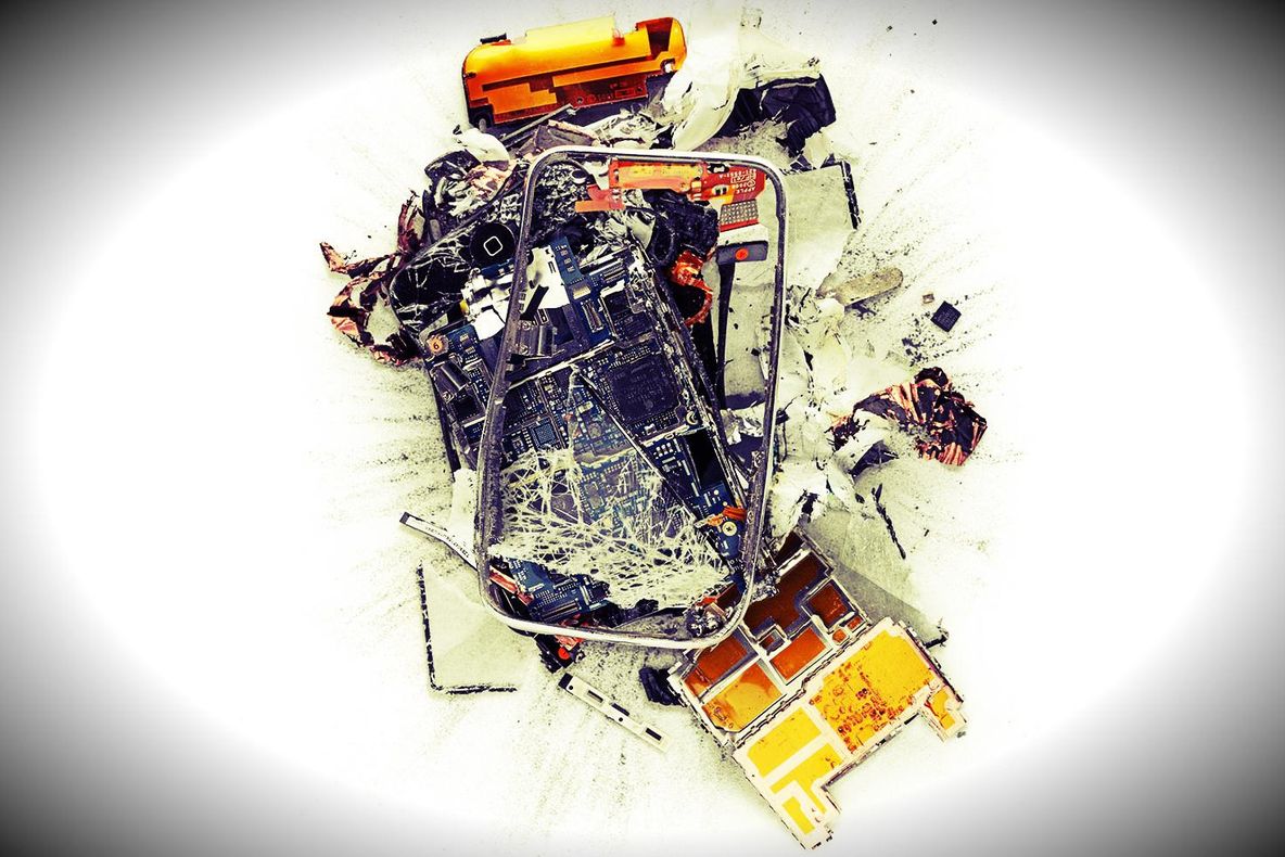 Un încărcător de iPhone ieftin face din nou victime