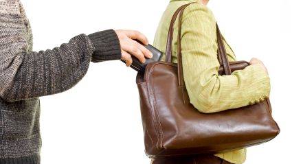 Cinci poliţişti români trimişti să prindă hoţii din buzunare în Olanda