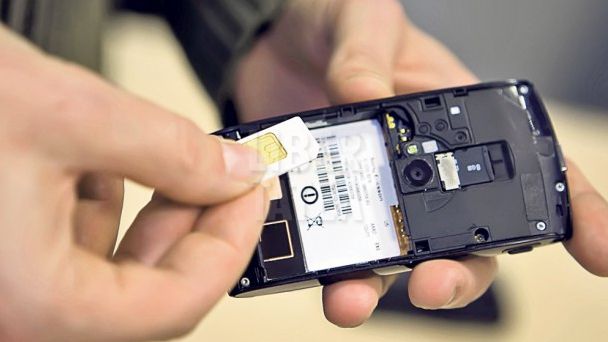 Ce soluție au au găsit românii ca să FENTEZE ascultarea telefoanelor pe cartelă  