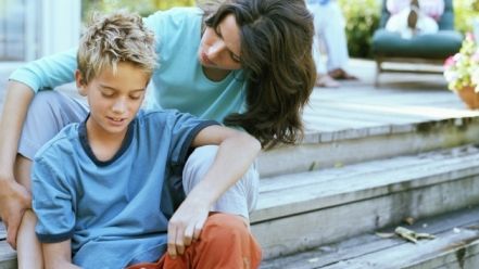 8 expresii TOXICE pe care să NU le spui niciodată copilului tău