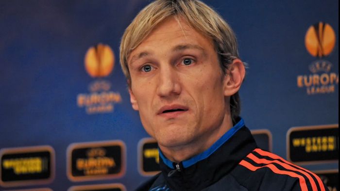 Antrenor celebru, dat afară