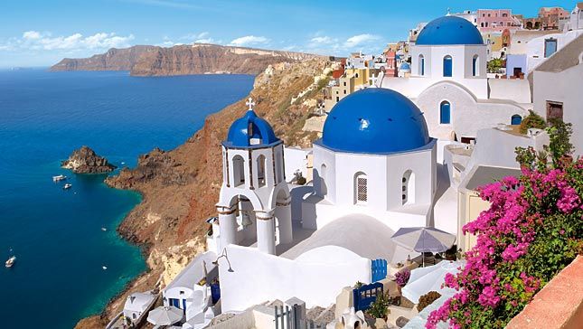 Trei americani, răniţi de petarde utilizate de Paşti pe Insula greacă Santorini