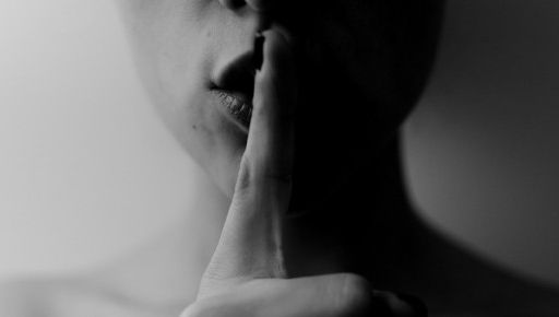 5 lucruri pe care NU ai voie să le spui partenerului de sex