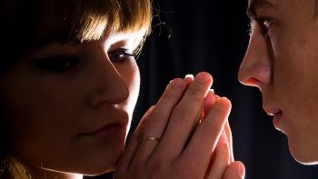 Împăcarea cu fostul: cum să îl recâștigi fără să-ți calci pe orgoliu