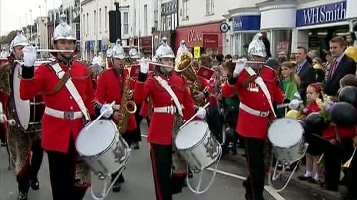 Mii de persoane au aniversat 450 de ani de la nașterea lui Shakespeare