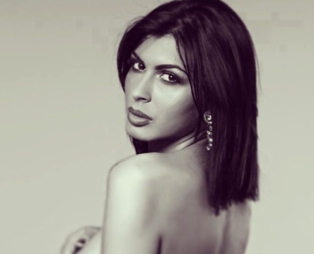 Mădălina Pamfile s-a pozat goală și s-a pus pe internet