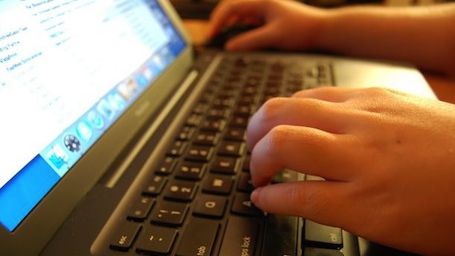 Dispozitivele conectate la Internet risipesc anual energie în valoare de 80 de miliarde de dolari