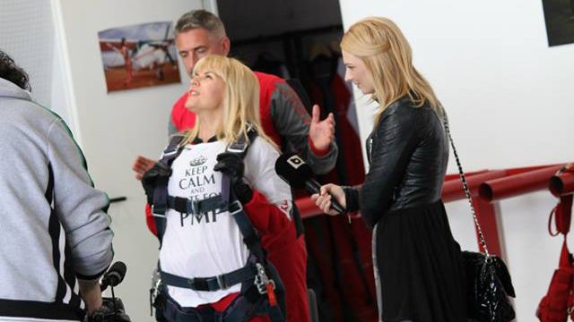 UDREA, după ce a sărit cu paraşuta: PMP e COOL, se vede de la 4.000 de metri înălţime!