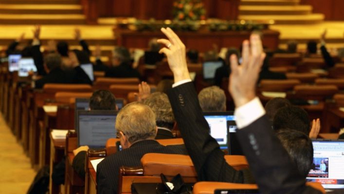 PDL: Sperăm ca moţiunea de cenzură să fie dezbătută înainte de alegerile europarlamentare