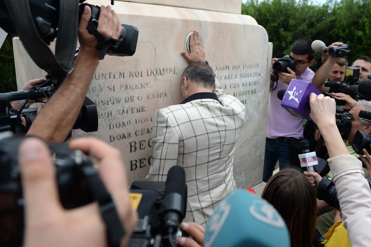 GIGI BECALI plânge. VIDEO HALUCINANT