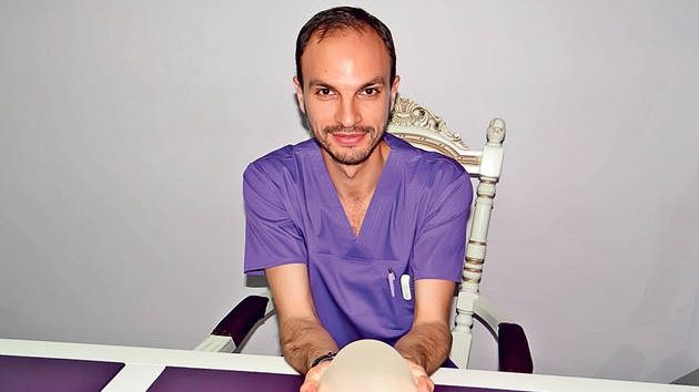 NOUĂ LOVITURĂ pentru chirurgul VEDETELOR: hoții i-au spart casa