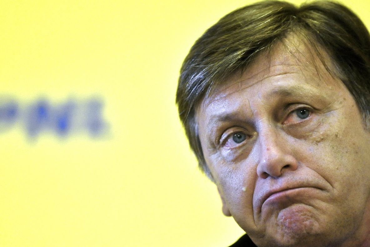 CRIN ANTONESCU: "NU MAI CANDIDEZ la Preşedinţie"