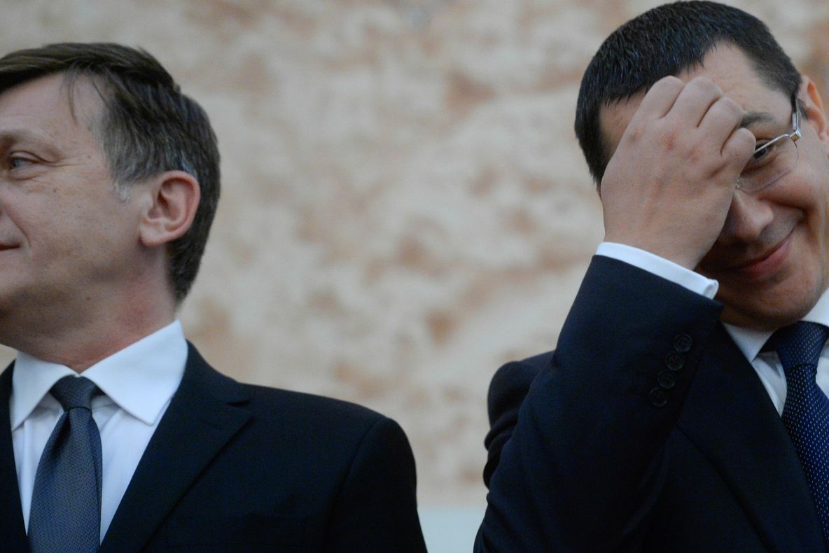 Cristoiu: USL este o unicitate, Ponta se prosteşte singur. Dacă se întoarce, Crin o face în genunchi