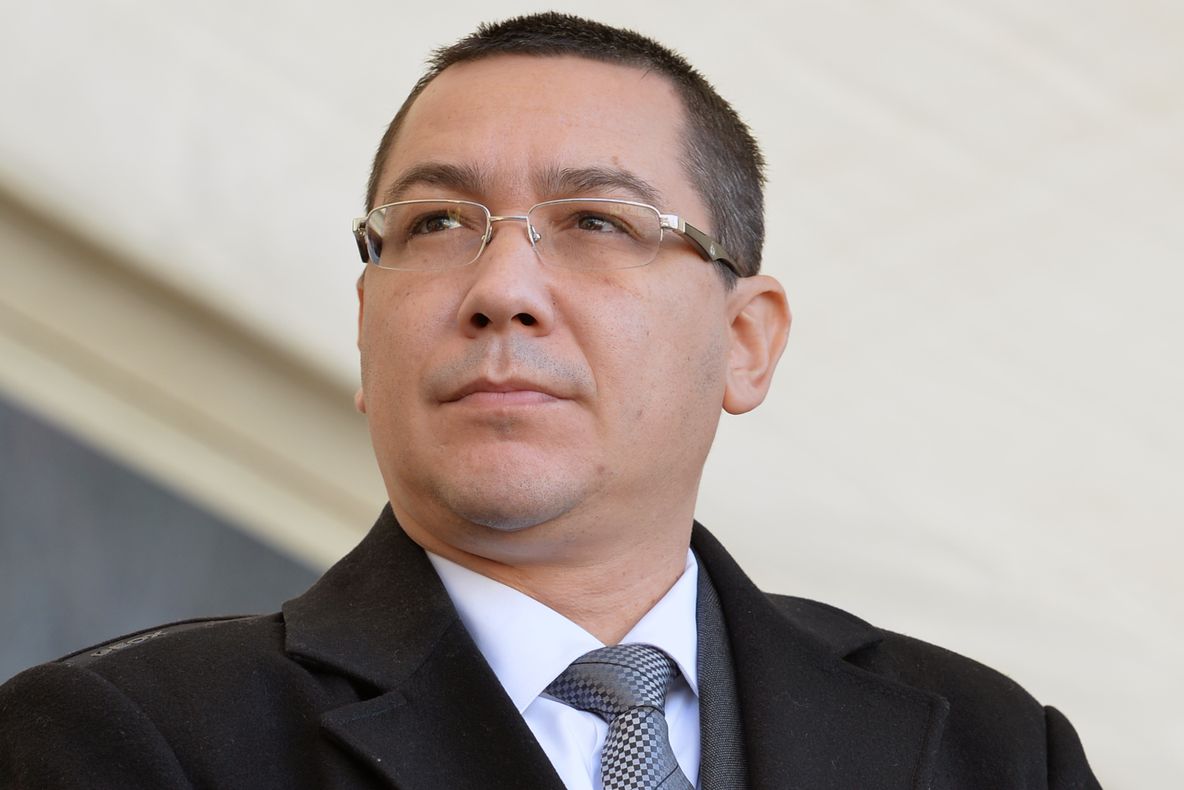 Ponta: Nu este adevărat că l-am rugat pe Băsescu să-mi fie naş