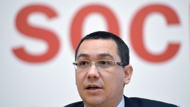 PSD: Steagul primit de Ponta la Suceava are stema simplă a Moldovei, cu stea în loc de soare