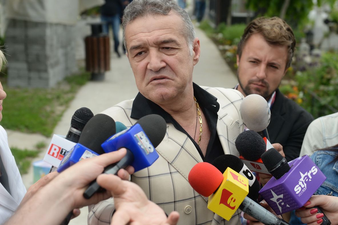 GIGI BECALI. Criză de nervi la cimitir. Scene incredibile