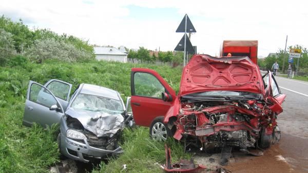Accident cumplit în judeţul Dolj. Trei persoane şi-au pierdut viaţa