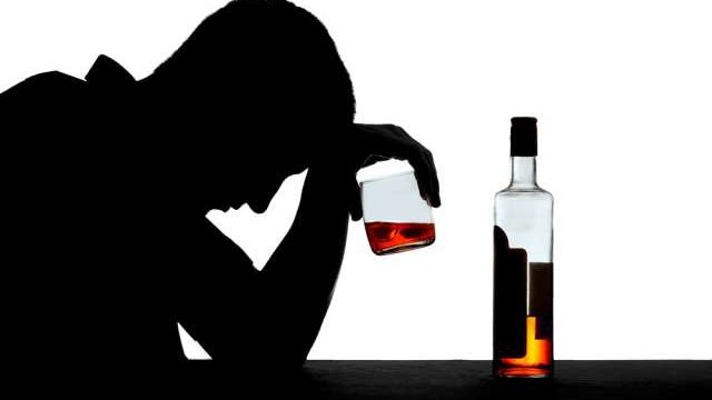 Efectul cumplit al alcoolului. Ucide mai mult decât SIDA și TBC la un loc