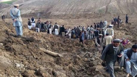 Alunecare de teren în Afganistan. Bilanţul ar urca la 2000 de morţi. Zona, declarată "groapă comună"