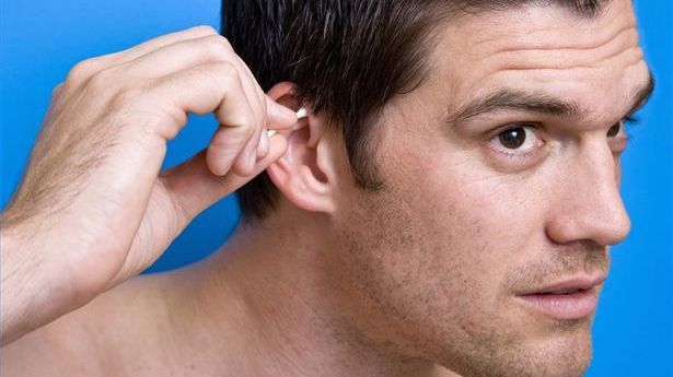 Cel mai bun mod de a-ţi CURĂŢA URECHILE