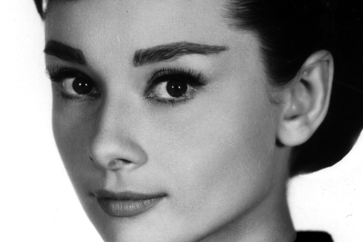 AUDREY HEPBURN, misterul celei mai frumoase femei din ultimul secol
