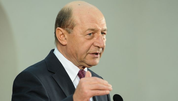 Băsescu: Salariul pe luna aceasta îl donez Partidului Mişcarea Populară