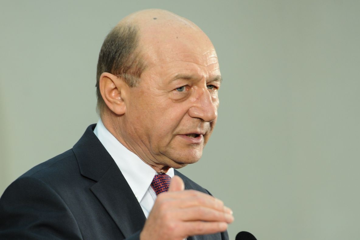 Băsescu: Ponta a încălcat Constituţia discutând în Guvern un act despre Ucraina vizând apărarea 