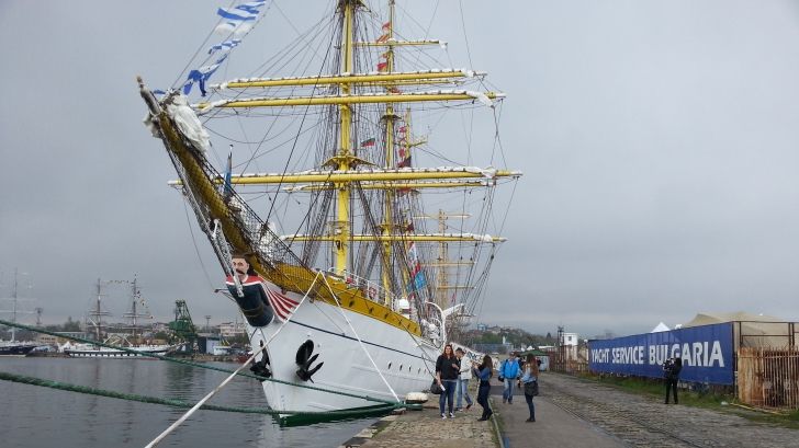 BRICUL MIRCEA împlineşte 75 de ani. A cutreierat mări şi oceane cât pentru 14 ocoluri ale Pământului