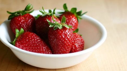 10 fructe şi legume care ne ajută să slăbim