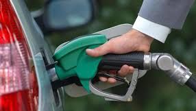 Orice şofer ar trebui să ştie aceste trucuri!Cum să economiseşti anual peste 1.000 euro pe carburant