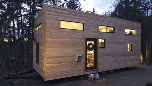 S-au săturat de datorii şi ipotecă şi au ales CASA PE ROŢI! Cuplul pe care toată lumea îl invidiază 